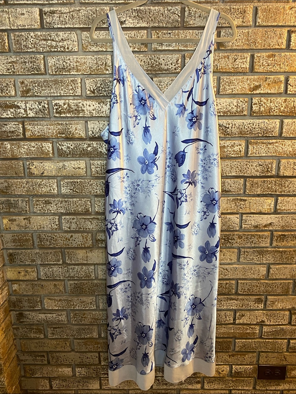 Oscar de la Renta Saks Fifth Avenue Light Blue Floral Satin Night Dress